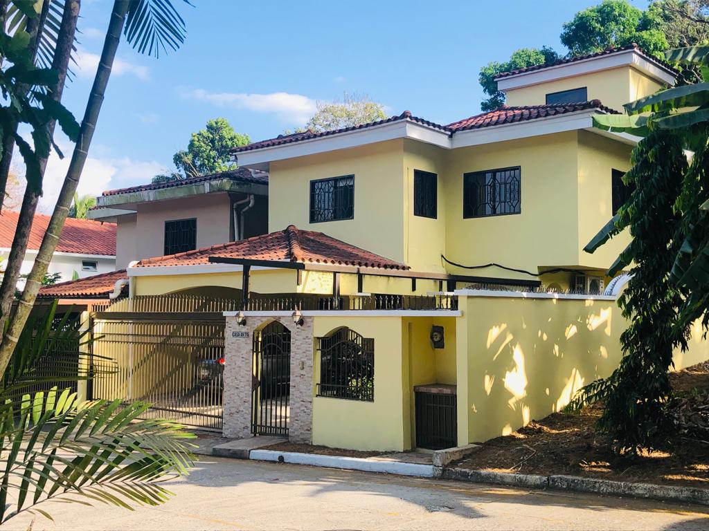 Casa 4 Niveles – Ancón / Albrook